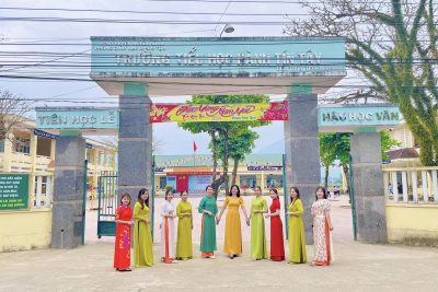 Trường TH Hành Tín Tây hưởng ứng tuần lễ áo dài chào mừng Ngày Quốc tế phụ nữ 8/3
